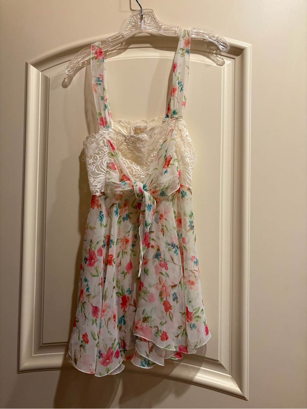 Vintage 90’s Victoria Secret Lace Trim Babydoll Chemise - White with Pink Floral